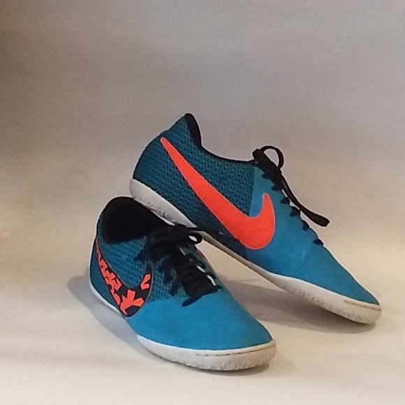 Nike Other - Unisex indoor soccer shoes